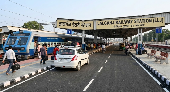 लालगंज रेलवे स्टेशन, जहाँ कारें सीधे प्लेटफार्म के अंदर खड़ी हैं|