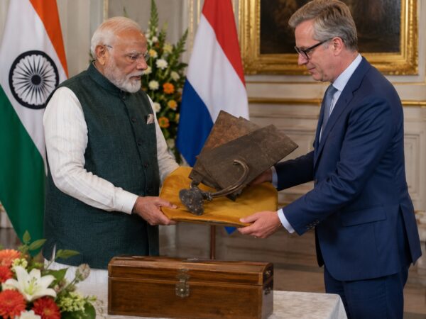 नीदरलैंड ने भारत को धरोहर लौटाई